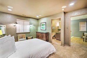 Apartment (3 Bedrooms) | Interior - Immaculate Family Townhome - Walk to Beach! (Gary)