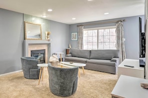 Apartment (3 Bedrooms) | Interior - Immaculate Family Townhome - Walk to Beach! (Gary)