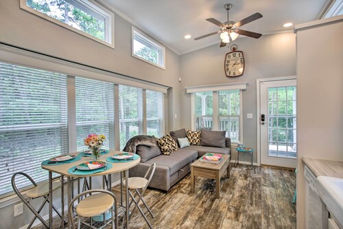 Cozy Broken Bow Getaway w/ Fire Pit, 5 Mi to Lake!