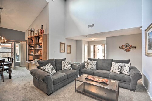 Lubbock Townhome w/ Grill Near TTU & Downtown!