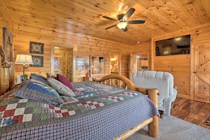 House (3 Bedrooms) | Interior - Mtn-view Haven w/ Hot Tub & Bar in Sevierville! (Sevierville)