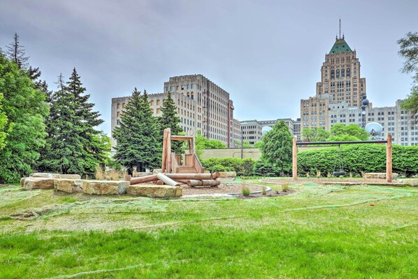 Apartment (3 Bedrooms) | Interior - Urban Escape w/ Patio - 2 Mi to Downtown Detroit! (Detroit)