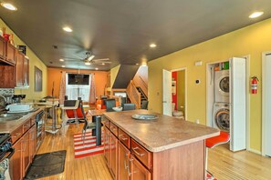 Apartment (3 Bedrooms) | Interior - Urban Escape w/ Patio - 2 Mi to Downtown Detroit! (Detroit)