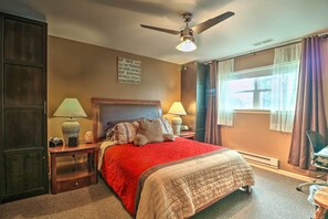 Apartment (3 Bedrooms) | Interior - Urban Escape w/ Patio - 2 Mi to Downtown Detroit! (Detroit)