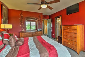 Apartment (3 Bedrooms) | Interior - Urban Escape w/ Patio - 2 Mi to Downtown Detroit! (Detroit)