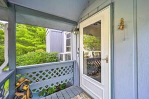 Exterior detail - Peaceful Newland Family Cottage w/ 2 Decks! (Newland)