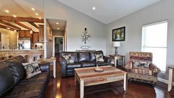 Rumah (4 Bedrooms) | Interior