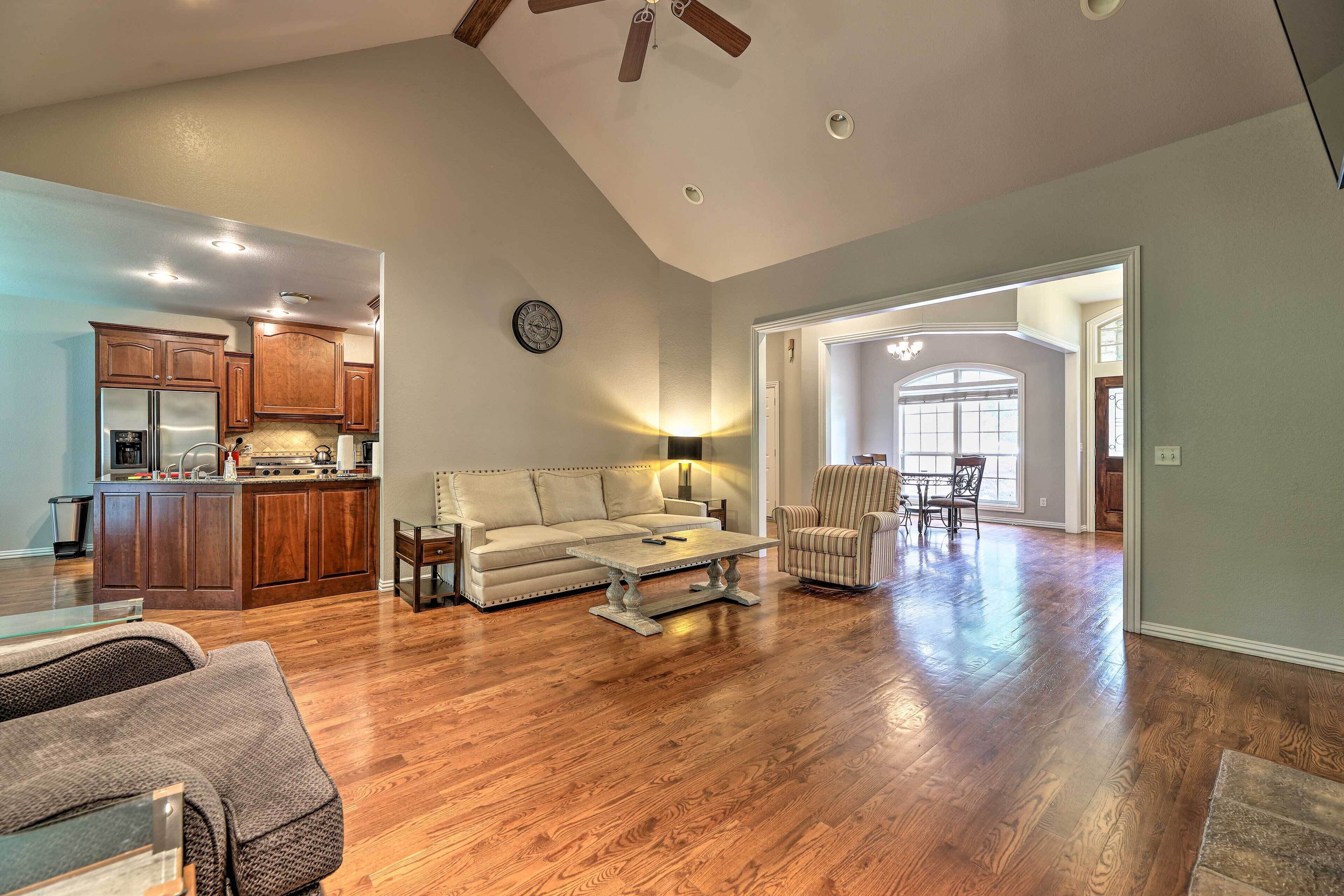 House (4 Bedrooms) | Interior