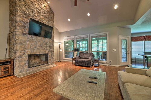 Bentonville Home w/ Pool Table, 2 Mi to Downtown!