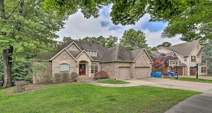 Bentonville Home w/ Pool Table, 2 Mi to Downtown!