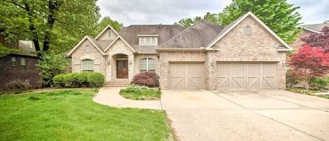 House (4 Bedrooms) | Front of property