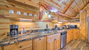 House (2 Bedrooms) | Private kitchen | Microwave, oven, stovetop, dishwasher