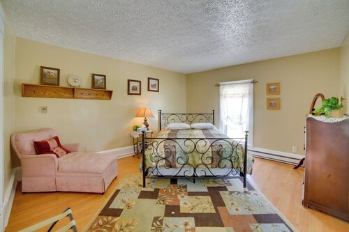 Charming Apartment On The Strip By Lake Erie!