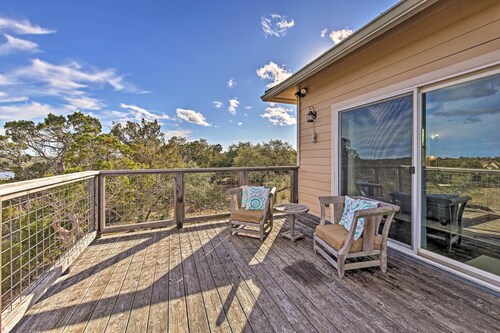 Peaceful Hill Country Hideaway w/ Pond Views