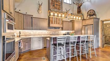 Casa (Multiple Bedrooms) | Parte interna