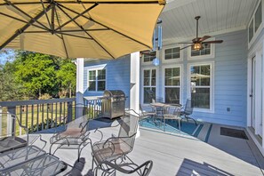 Outdoor dining - North Augusta Getaway w/ Large Deck & Yard (North Augusta)