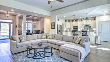 House (3 Bedrooms) | Living area | TV