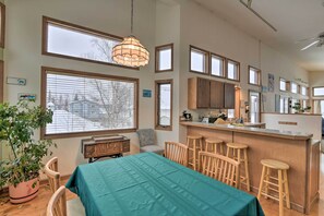 House (3 Bedrooms) | Interior - Spacious Family Home w/ Deck + Million-dollar View (Anchorage)