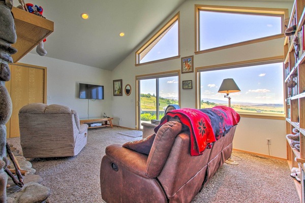 House (3 Bedrooms) | Interior