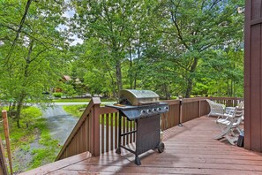 House (3 Bedrooms) | Interior - Bushkill House w/ Deck & Community Amenities! (Bushkill)