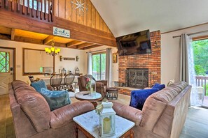 House (3 Bedrooms) | Interior - Bushkill House w/ Deck & Community Amenities! (Bushkill)