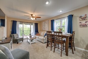 Apartment (2 Bedrooms) | Interior - Branson Condo on Golf Course w/ Pool Access! (Branson)