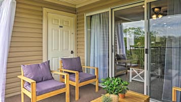 ์ํํธ (2 Bedrooms) | ์๋ฐ ์์ค ์ ๋ฉด