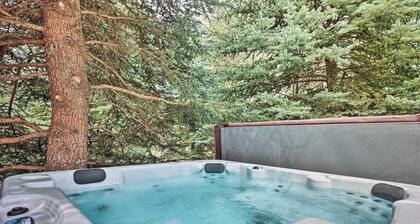 Luxe Sun Valley Retreat w/ Hot Tub, 3 Mi to Resort
