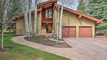 House (4 Bedrooms) | Front of property