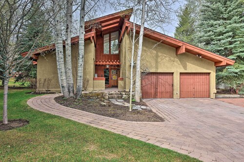 Luxe Sun Valley Retreat w/ Hot Tub, 3 Mi to Resort