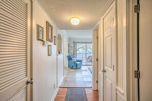 Interior - Cozy Myrtle Beach Escape With Resort Amenities! (Myrtle Beach)