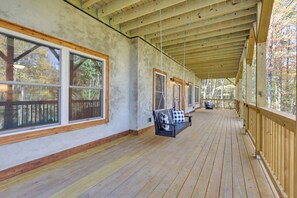 House (5 Bedrooms) | Interior - 12 Mi to Sugar Mountain: Luxe Banner Elk Escape (Banner Elk)