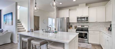 House (4 Bedrooms) | Interior