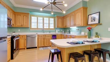 House (3 Bedrooms) | Interior