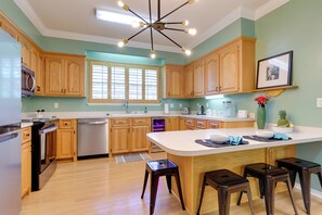 House (3 Bedrooms) | Interior