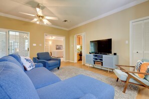 House (3 Bedrooms) | Interior