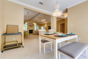 House (3 Bedrooms) | Interior