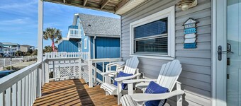 Holden Beach Vacation Rental: Short Path to Beach!
