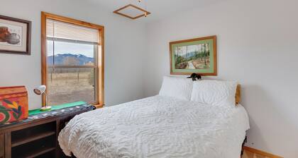 Ideally Located Taos Vacation Rental w/ Gas Grill