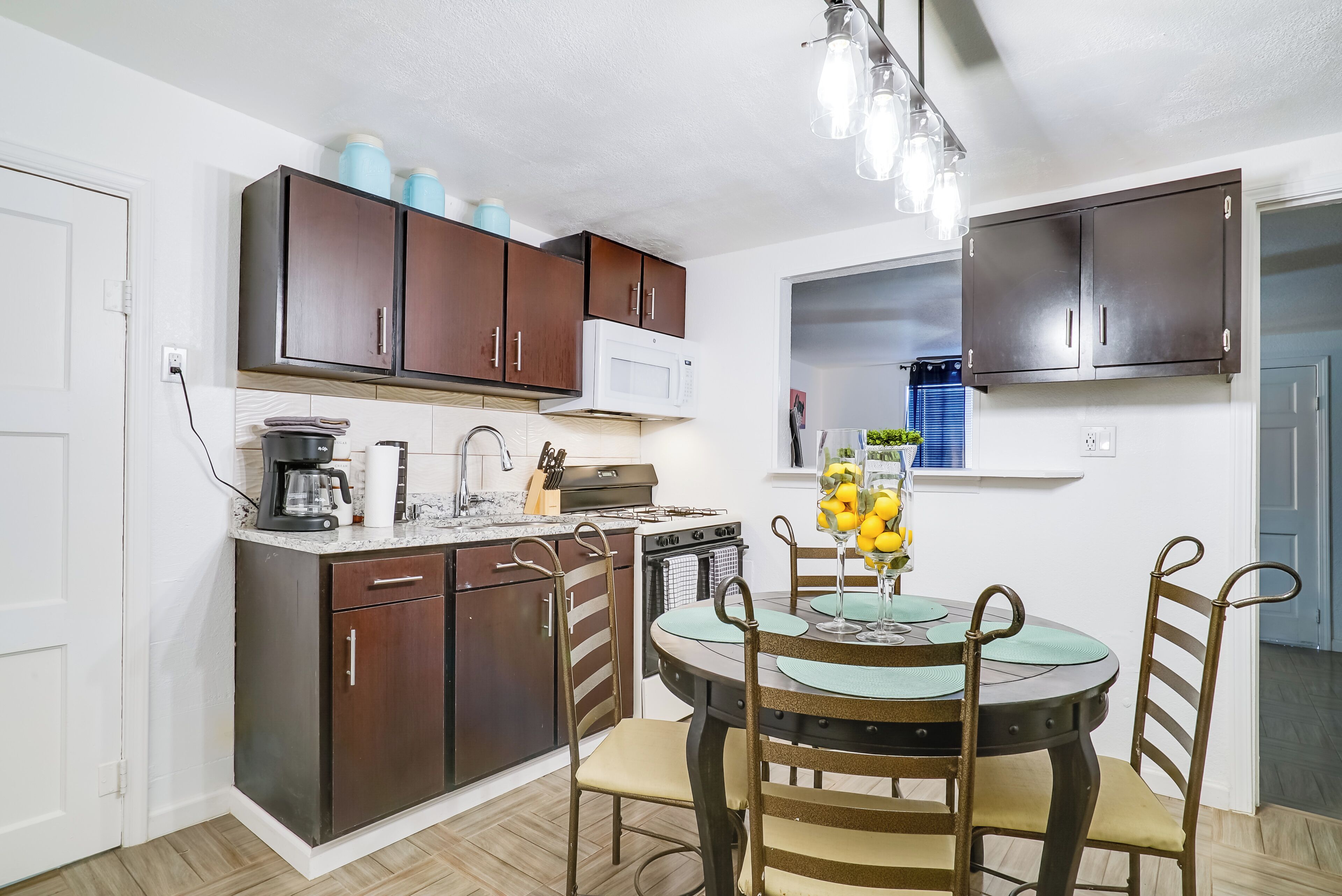 House (3 Bedrooms) | Dining