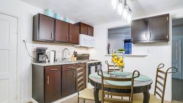 House (3 Bedrooms) | Dining