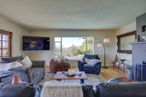 House (3 Bedrooms) | Interior - Charming Spring Valley Retreat w/ Private Pool! (Spring Valley)