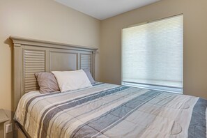 House (6 Bedrooms) | Interior