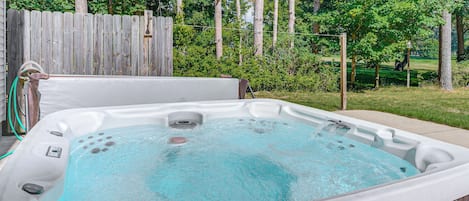 House (6 Bedrooms) | Interior