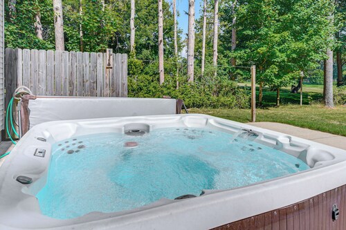 Large Home w/ Hot Tub < 1 Mi to Lake Michigan!