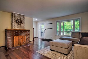 House (6 Bedrooms) | Interior