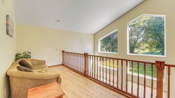 House (6 Bedrooms) | Interior