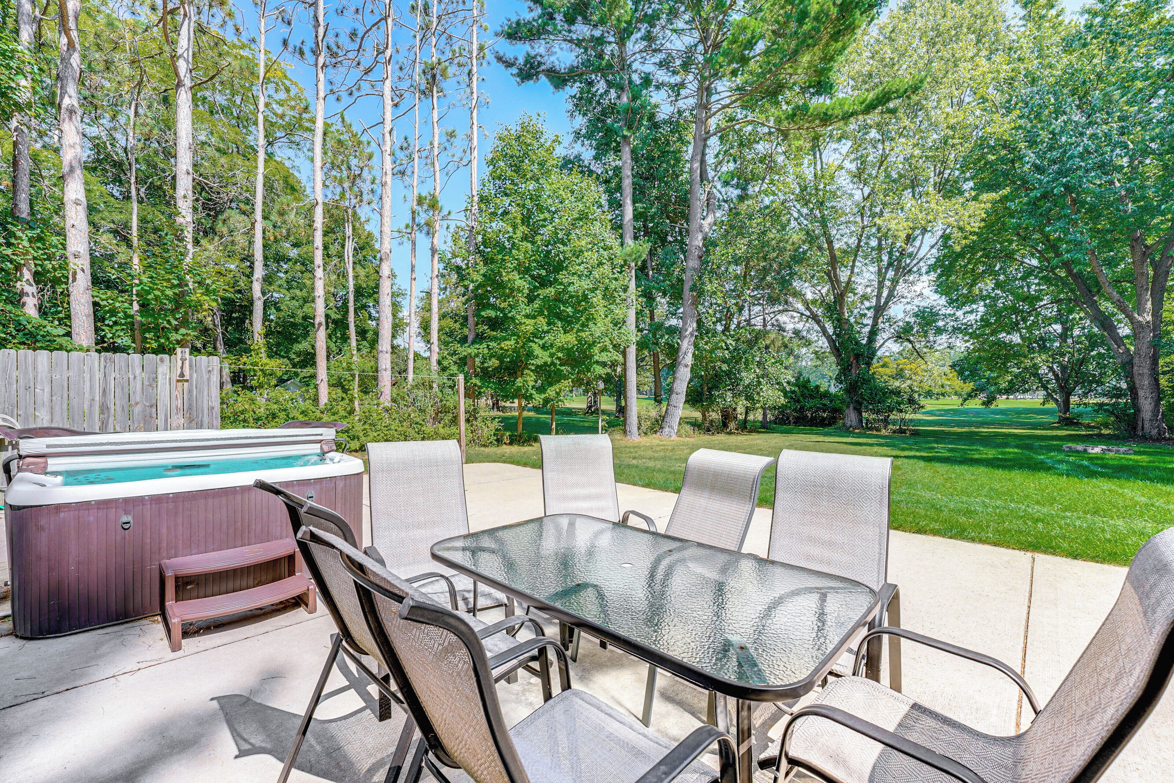 House (6 Bedrooms) | Interior