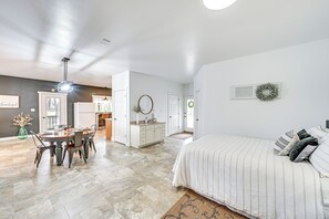 House (1 Bedroom) | Interior - Shipshewana Guest House With Fire Pit! (Shipshewana)