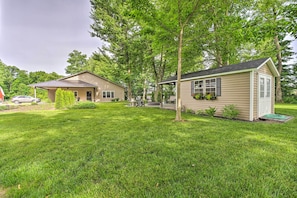 Interior - Shipshewana Guest House With Fire Pit! (Shipshewana)